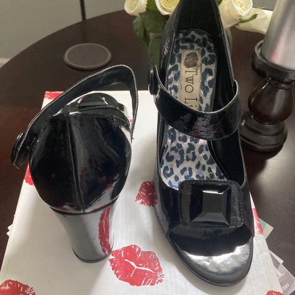 Two Lips💋 Black Patent leather open toe - Picture 3 of 3